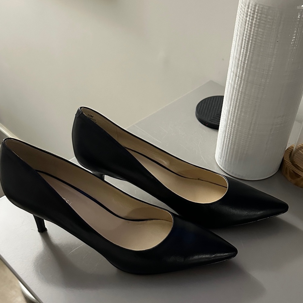 Nine West Classic Black Pointed Heels, Size 10